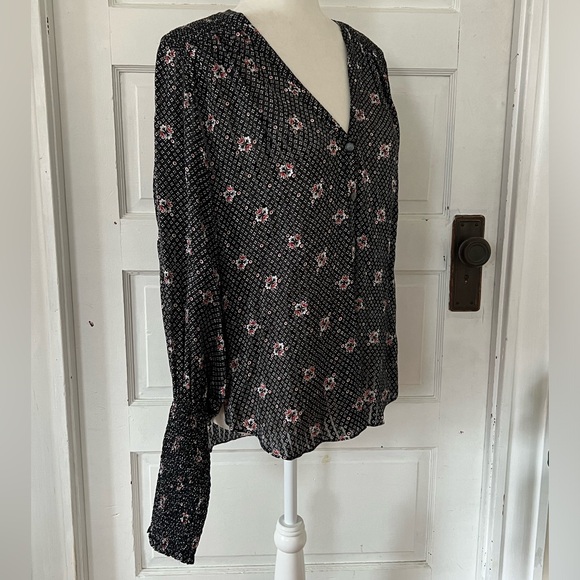 Veronica Beard | Maree Floral Bishop-Sleeve Silk Shirt - Picture 4 of 10